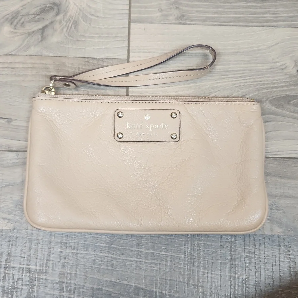 Kate Spade Leather Cream Wristlet with Navy Blue Interior‎